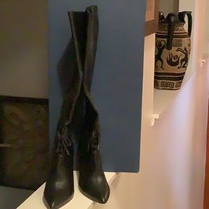 Size 10 black leather lace boot